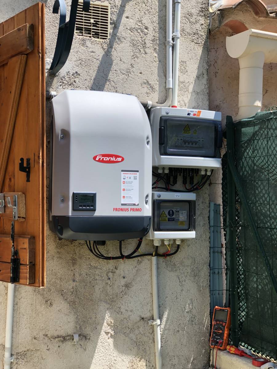 Installation d'un onduleur Fronius à Brignoles dans le Var