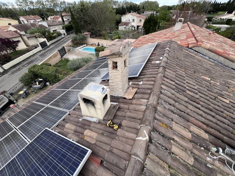 réparation de fuite sur une installation photovoltaique et réfection de toiture à Bouc Bel Air