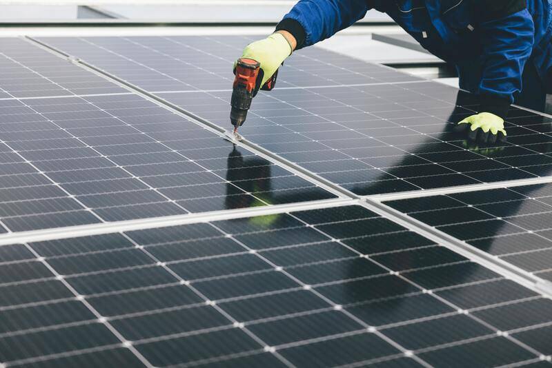 Maintenance d'une installation photovoltaïque à Saint Maximin la Sainte Baume